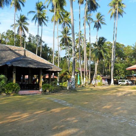 Punta Del Sol Araceli Beach Resort Samal Exterior photo