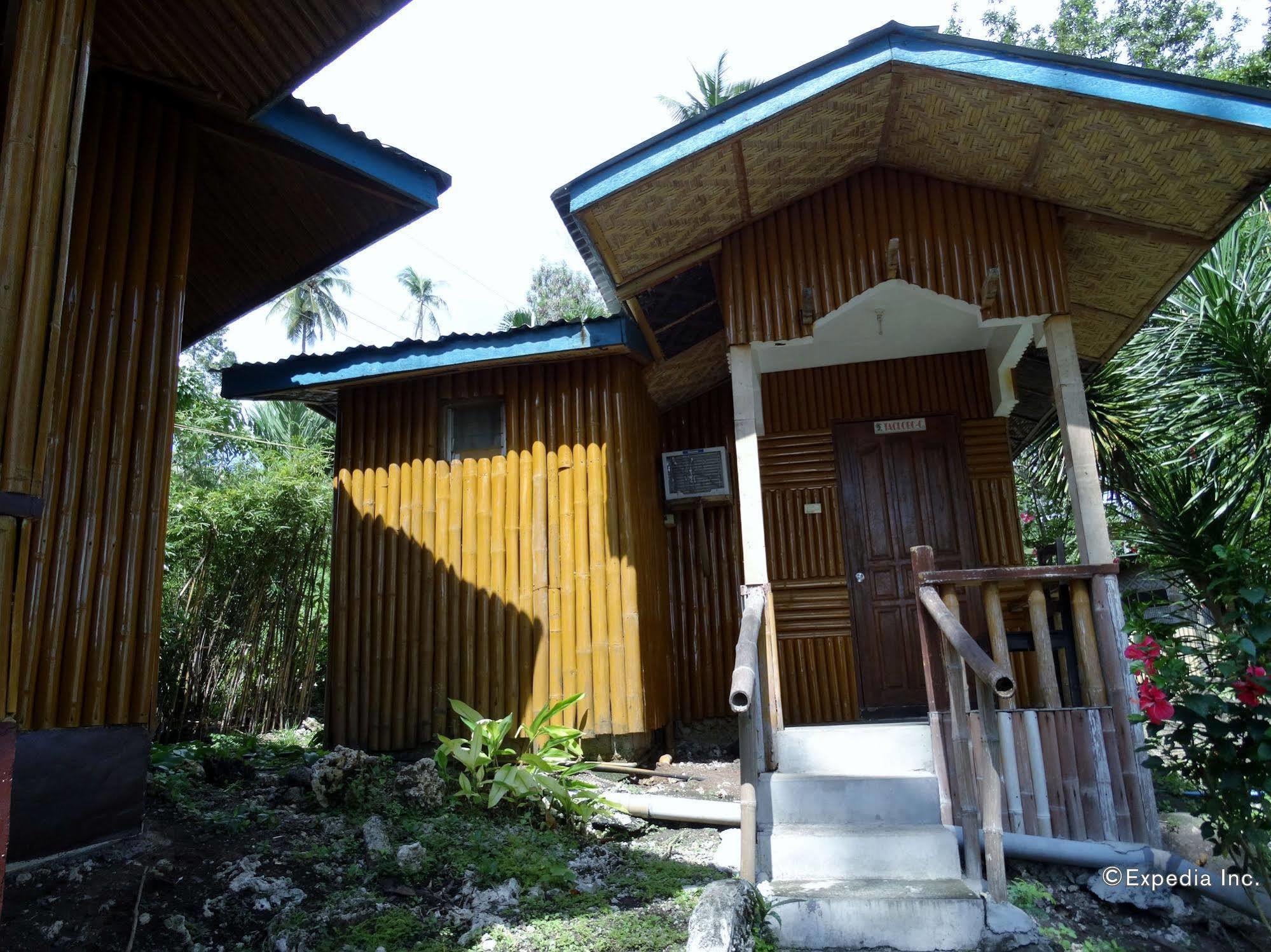 Punta Del Sol Araceli Beach Resort Samal Exterior photo