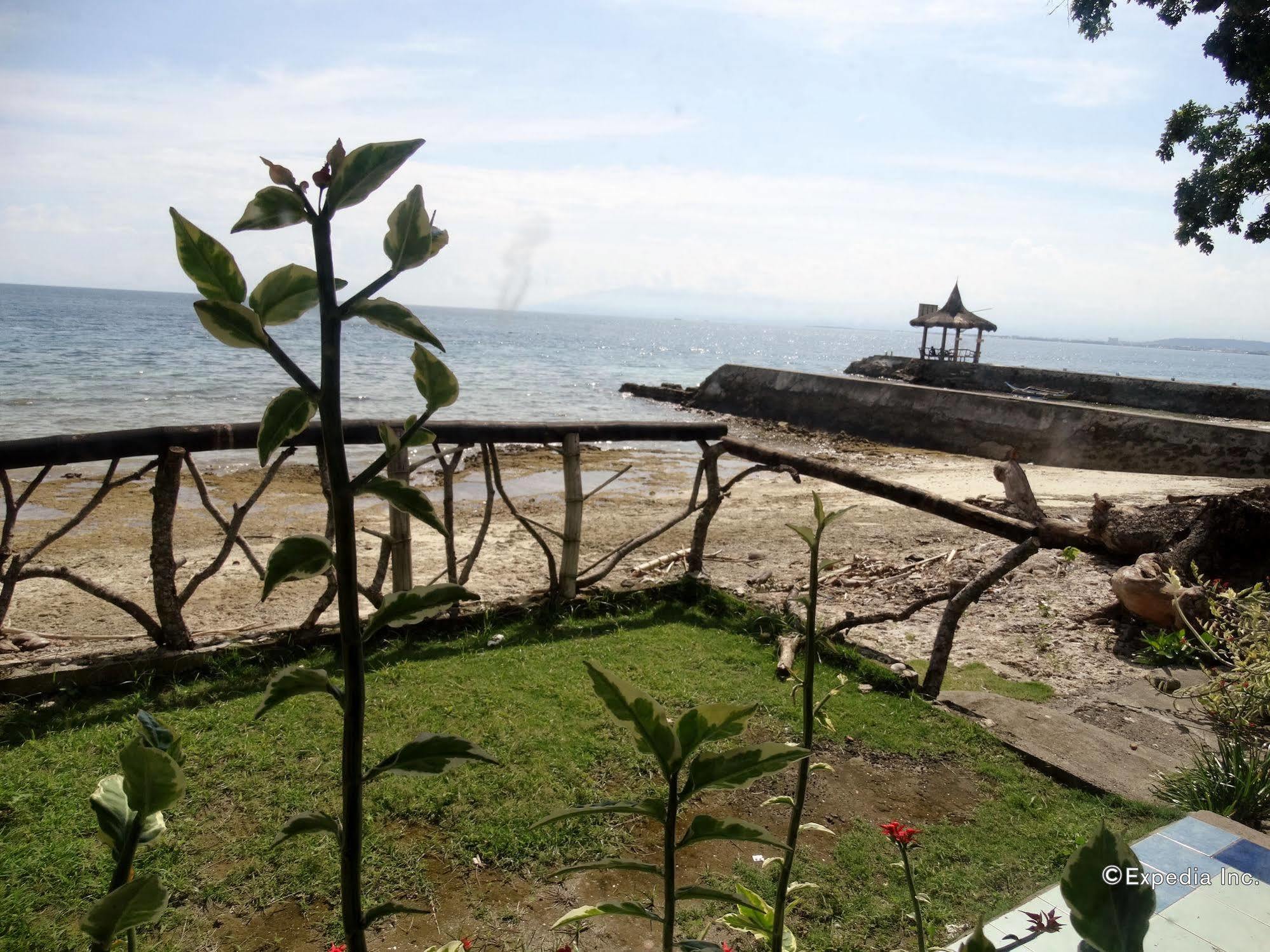 Punta Del Sol Araceli Beach Resort Samal Exterior photo