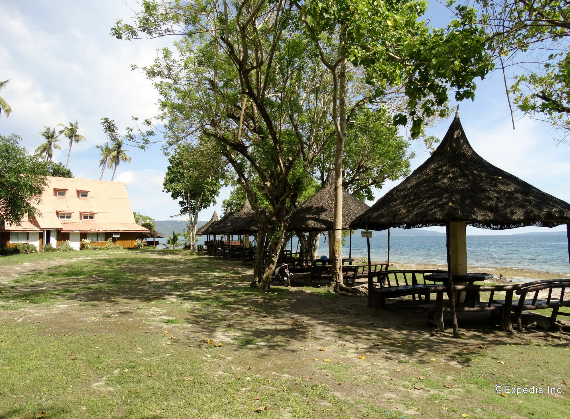 Punta Del Sol Araceli Beach Resort Samal Exterior photo